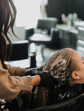Salon vanity station